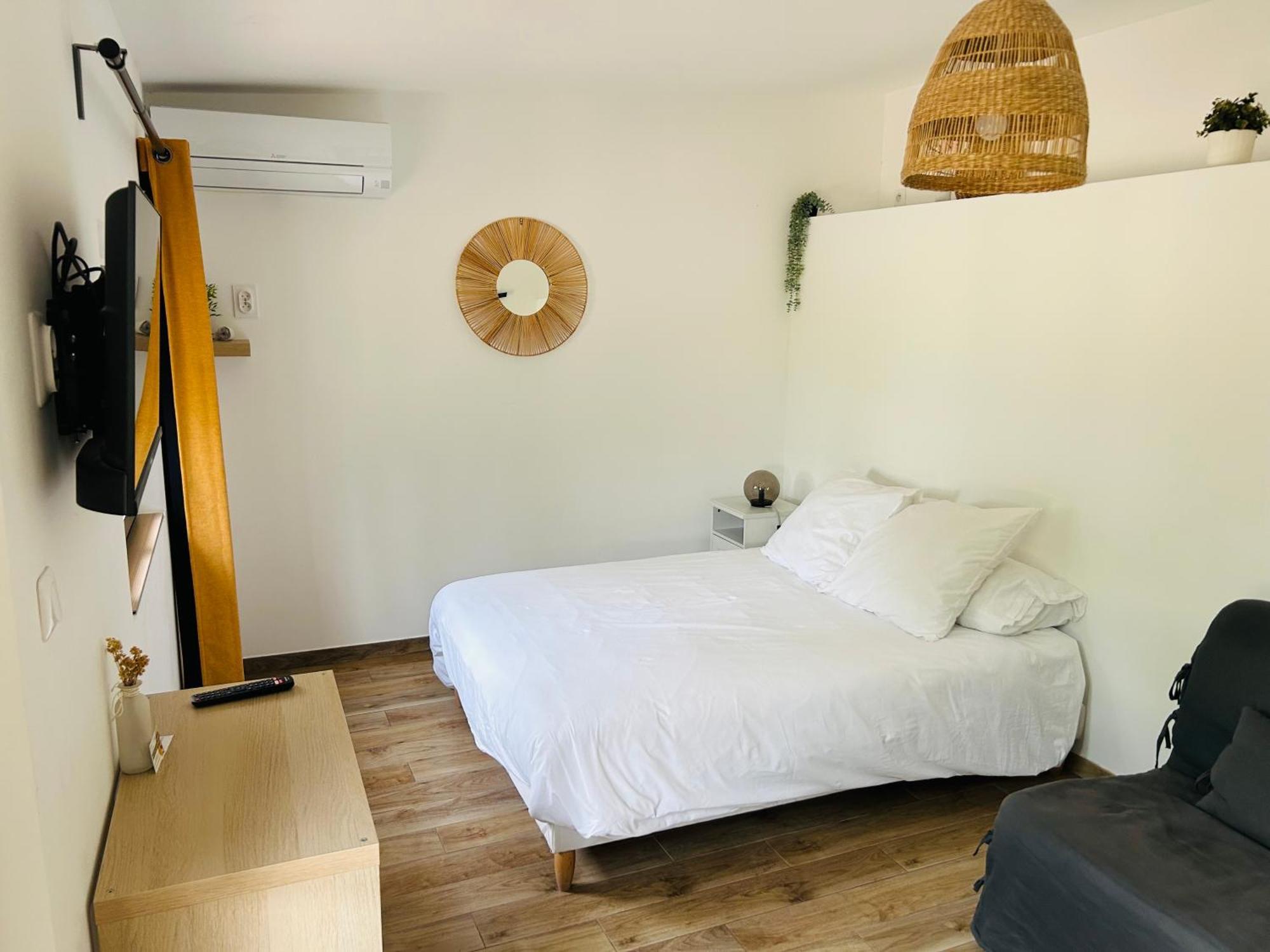 Hotel Le Cabanon Collobrières Zewnętrze zdjęcie